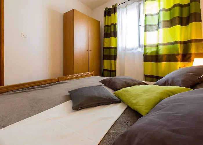 Charmantes Nur 500 Meter Zum Mit Meerblick, Privatem Balkon, Privatparkplatz شقة تْسْغيكفانِتْسا