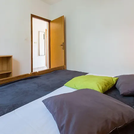 Charmantes Nur 500 Meter Zum Mit Meerblick, Privatem Balkon, Privatparkplatz شقة *