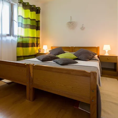 Charmantes Nur 500 Meter Zum Mit Meerblick, Privatem Balkon, Privatparkplatz * Crikvenica