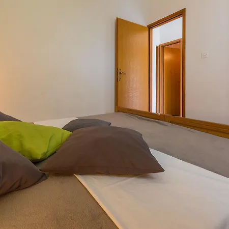 Charmantes Nur 500 Meter Zum Mit Meerblick, Privatem Balkon, Privatparkplatz Apartment Crikvenica
