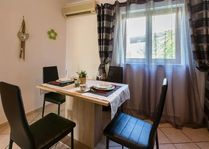 아파트 Charmantes Nur 500 Meter Zum Mit Meerblick, Privatem Balkon, Privatparkplatz *