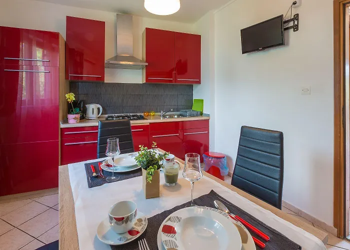 Charmantes Nur 500 Meter Zum Mit Meerblick, Privatem Balkon, Privatparkplatz *