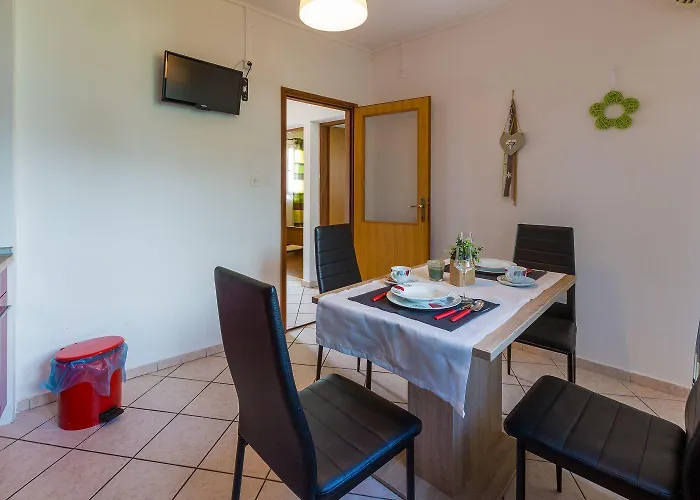 Charmantes Nur 500 Meter Zum Mit Meerblick, Privatem Balkon, Privatparkplatz * 크리크베니카